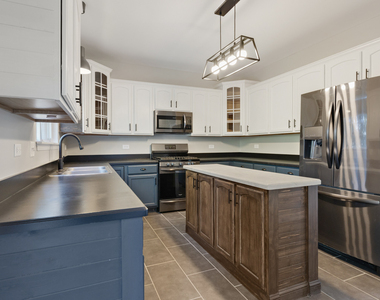 2255 Hudson Circle - Photo Thumbnail 7