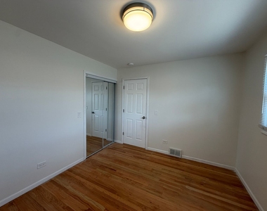 9713 River Street - Photo Thumbnail 7