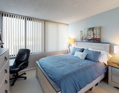 2754 N Hampden Court - Photo Thumbnail 7