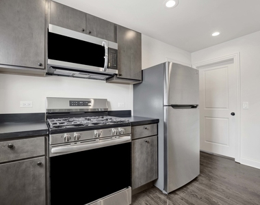 3125 N California Avenue - Photo Thumbnail 5