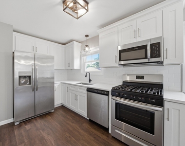 1349 Perry Street - Photo Thumbnail 9