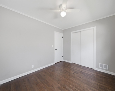1349 Perry Street - Photo Thumbnail 17