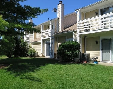 1042 Courtland Drive - Photo Thumbnail 5