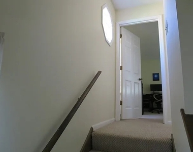 1042 Courtland Drive - Photo Thumbnail 3