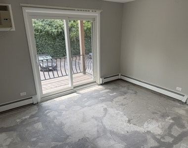 1442 Carriage Lane - Photo Thumbnail 4