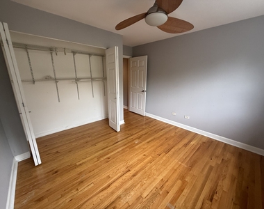 6954 N Greenview Avenue - Photo Thumbnail 8