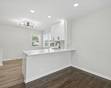 811 E End Avenue - Photo Thumbnail 4