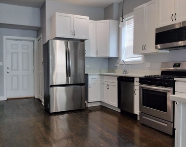 1529 S Central Park Avenue - Photo Thumbnail 5