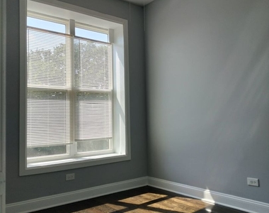 1529 S Central Park Avenue - Photo Thumbnail 13