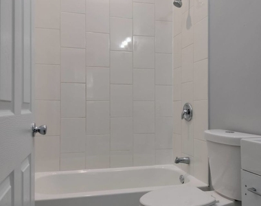 1529 S Central Park Avenue - Photo Thumbnail 7