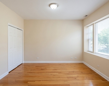 4609 N Kimball Avenue - Photo Thumbnail 4