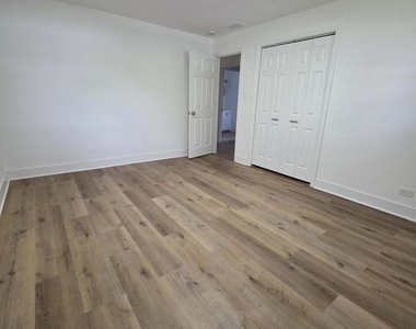 14916 Langley Avenue - Photo Thumbnail 16