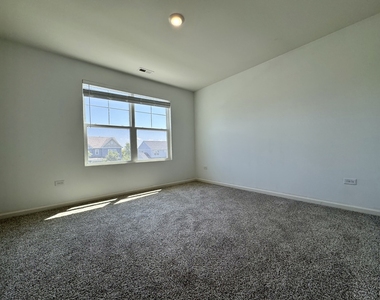 13520 S Carmel Boulevard - Photo Thumbnail 9