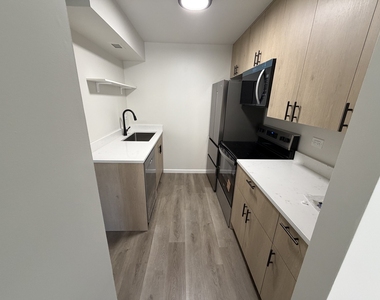 1660 2nd Street - Photo Thumbnail 3