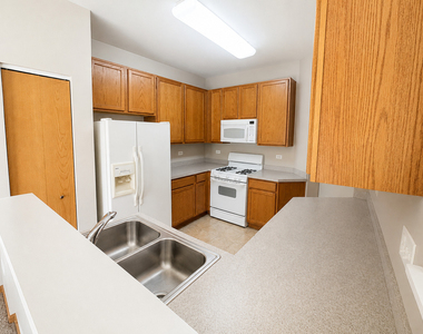 647 Jonathan Drive - Photo Thumbnail 2