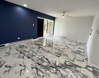 2303 Holiday Terrace Court - Photo Thumbnail 2