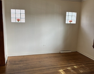 3407 Cuyler Avenue - Photo Thumbnail 3