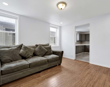 465 W 27th Street - Photo Thumbnail 3