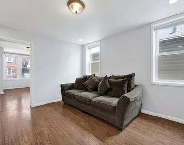 465 W 27th Street - Photo Thumbnail 4