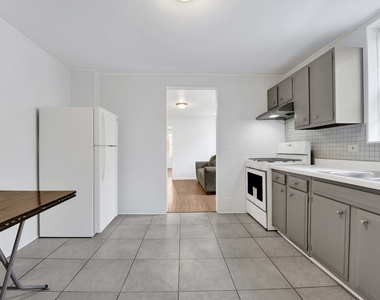 465 W 27th Street - Photo Thumbnail 9