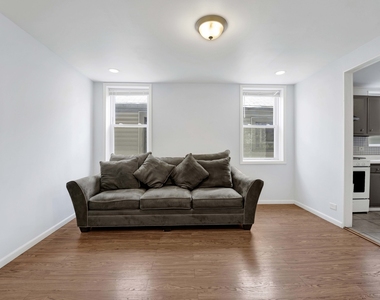 465 W 27th Street - Photo Thumbnail 2