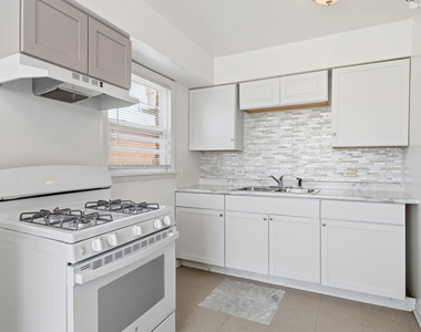 16048 Halsted Street - Photo Thumbnail 4