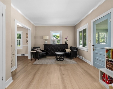 701 Edison Street - Photo Thumbnail 4