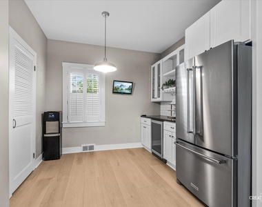 701 Edison Street - Photo Thumbnail 8
