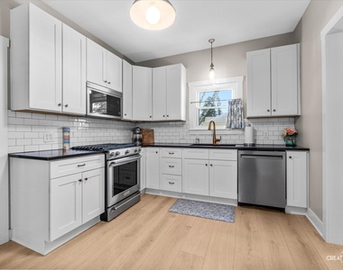 701 Edison Street - Photo Thumbnail 7