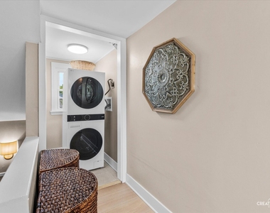 701 Edison Street - Photo Thumbnail 12