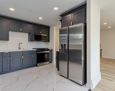 2541 75th Street - Photo Thumbnail 15