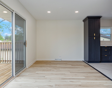 2541 75th Street - Photo Thumbnail 10