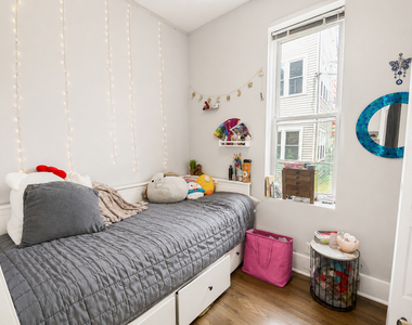 1726 W 21st Street - Photo Thumbnail 4