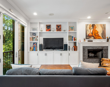 2115 W Crystal Street - Photo Thumbnail 2