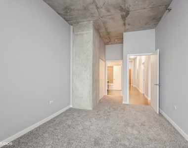 235 W Van Buren Street - Photo Thumbnail 15
