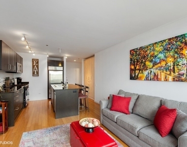 653 N Kingsbury Street - Photo Thumbnail 2