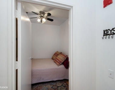 653 N Kingsbury Street - Photo Thumbnail 5