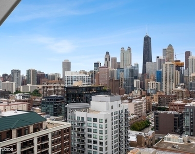 653 N Kingsbury Street - Photo Thumbnail 9
