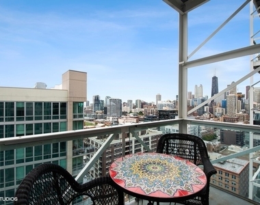 653 N Kingsbury Street - Photo Thumbnail 8