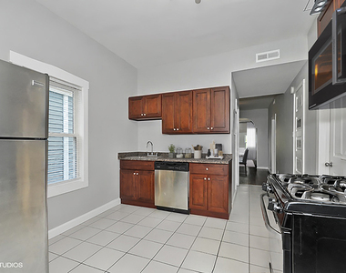 1701 N Maplewood Avenue - Photo Thumbnail 3
