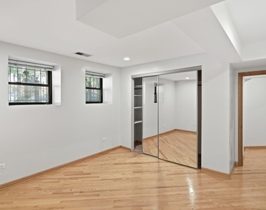 5203 S Woodlawn Avenue - Photo Thumbnail 17