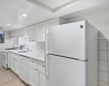 5203 S Woodlawn Avenue - Photo Thumbnail 8