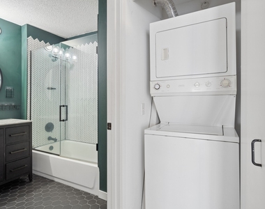 545 N Dearborn Street - Photo Thumbnail 9
