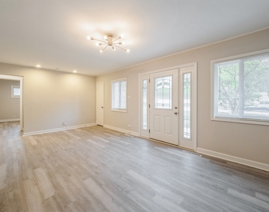 29 S Ash Street - Photo Thumbnail 2