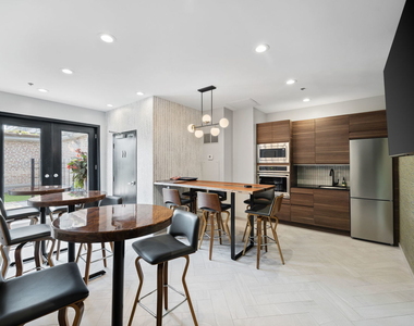 8 W Monroe Street - Photo Thumbnail 18