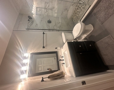 8 W Monroe Street - Photo Thumbnail 4