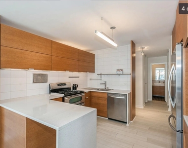 400 E Randolph Street - Photo Thumbnail 3