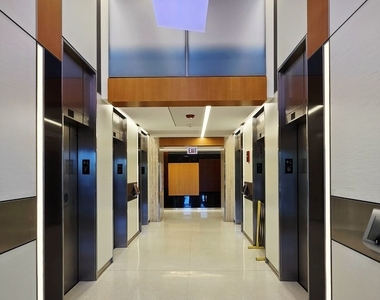 400 E Randolph Street - Photo Thumbnail 19
