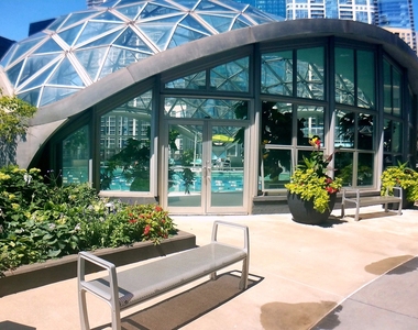 400 E Randolph Street - Photo Thumbnail 12