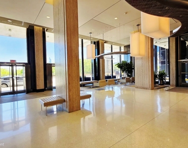 400 E Randolph Street - Photo Thumbnail 17